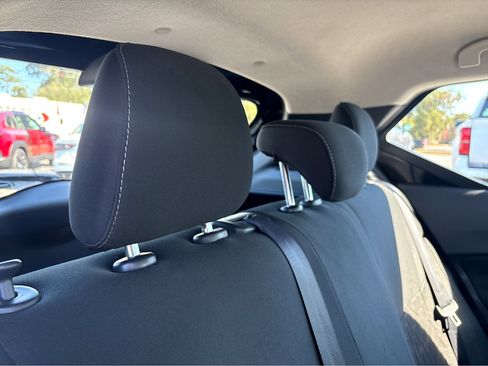 Used 2023 Nissan Kicks SV image 10