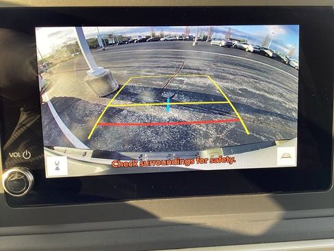 Used 2025 Toyota Tacoma SR image 17