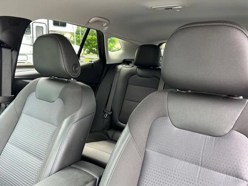 Used 2025 Chevrolet Trax LT FWD image 26