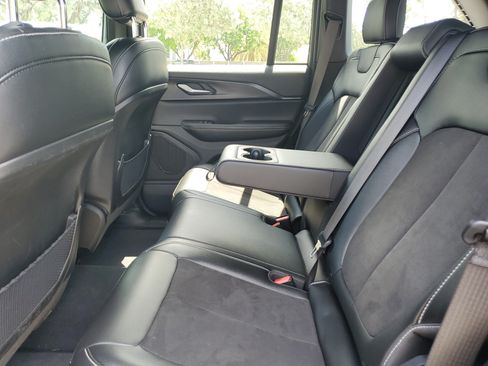 Used 2024 Jeep Grand Cherokee Altitude RWD image 13