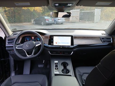 New 2026 Volkswagen Atlas SE image 12