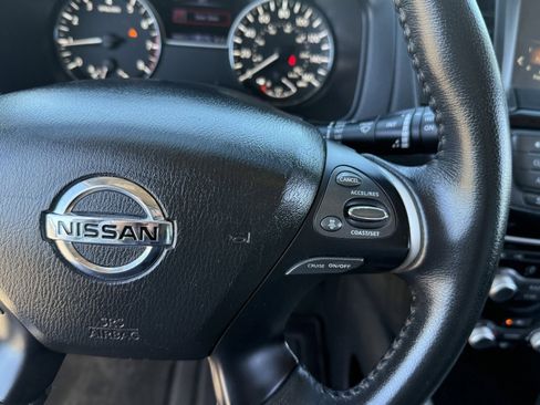 Used 2020 Nissan Pathfinder SV image 26