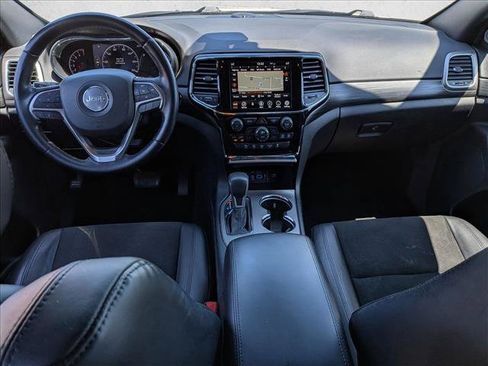 Used 2020 Jeep Grand Cherokee Laredo w/ Laredo X Package RWD image 17