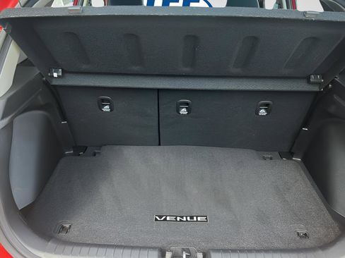 Certified 2023 Hyundai Venue Limited w/ Cargo Package image 16