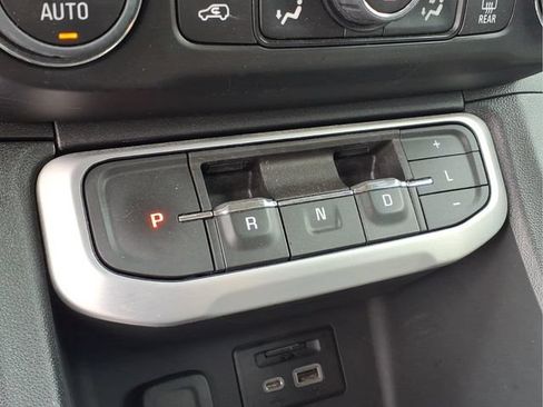 Used 2023 GMC Acadia SLT w/ Elevation Edition FWD image 12