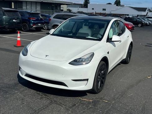 Used 2021 Tesla Model Y Long Range AWD/4WD image 3
