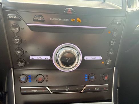 Used 2019 Ford Edge Titanium w/ Equipment Group 301A AWD/4WD image 27