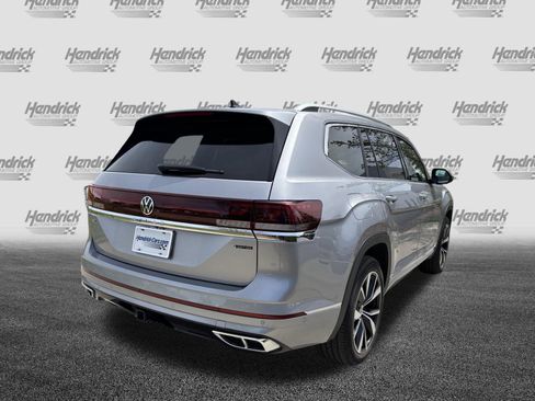 Used 2025 Volkswagen Atlas SEL Premium R-Line image 10