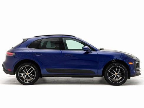 Certified 2025 Porsche Macan AWD/4WD image 31