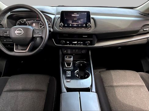 Used 2025 Nissan Rogue SV FWD image 16