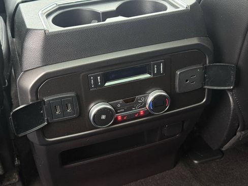 Used 2019 Ford Expedition Limited w/ Equipment Group 302A AWD/4WD image 38
