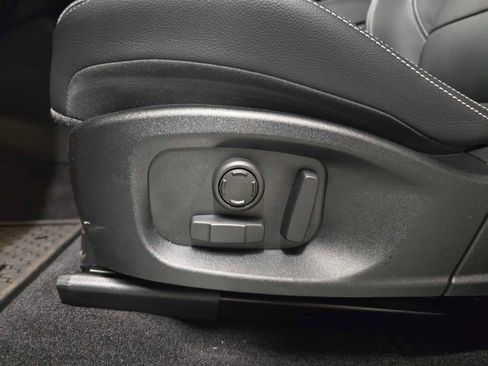 Used 2024 Jaguar E-PACE R-Dynamic SE image 25