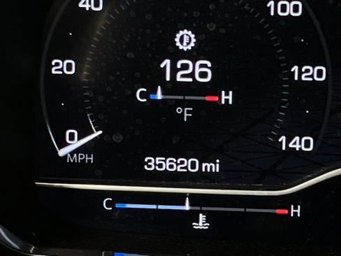 Used 2022 GMC Yukon XL AT4 image 16