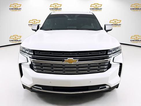 Used 2024 Chevrolet Suburban Premier image 2