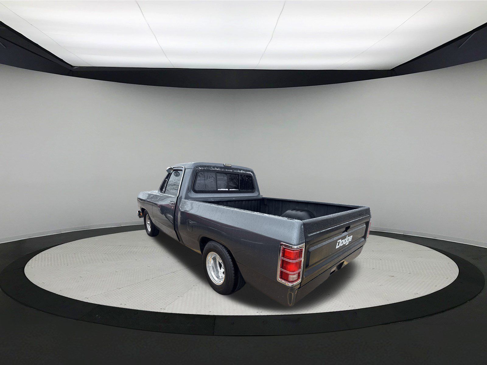 Used 1987 Dodge D/W Truck 150 RWD image 4