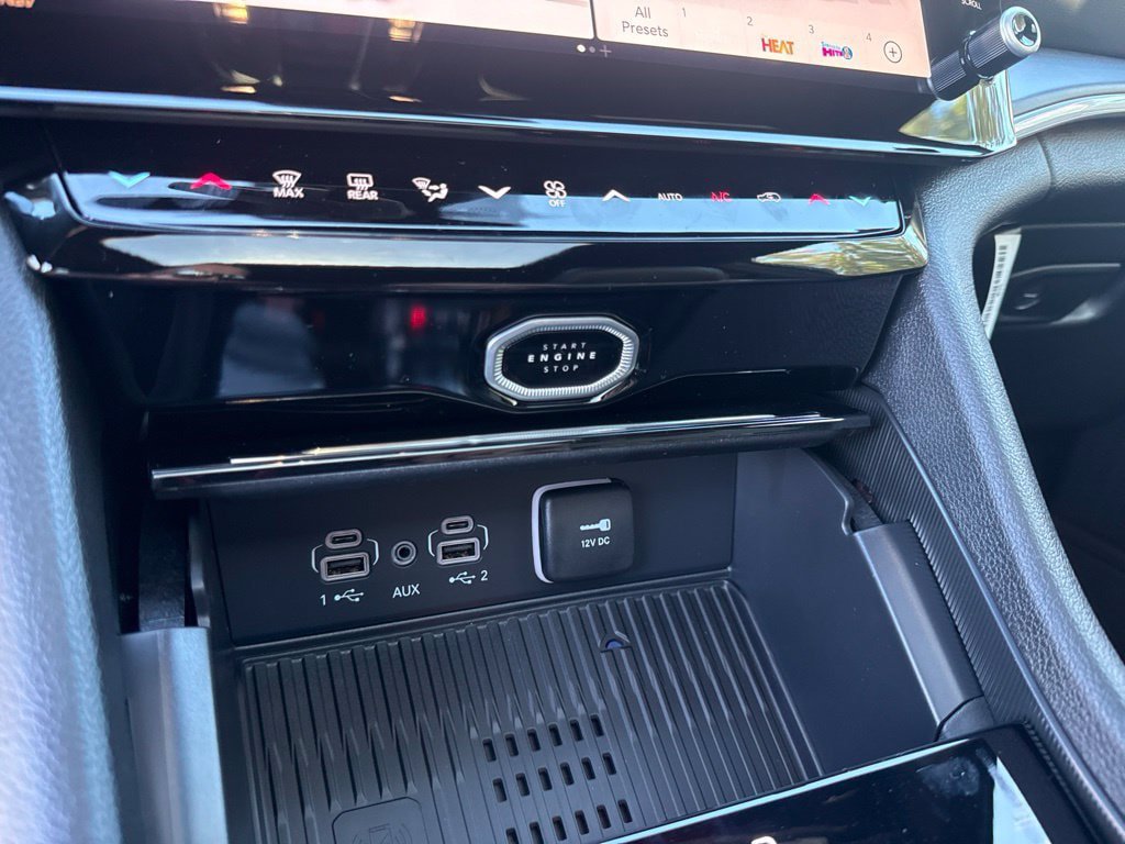 New 2027 Jeep Grand Cherokee Limited AWD/4WD image 15