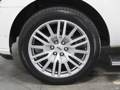Used 2024 Ford Expedition Platinum AWD/4WD image 21