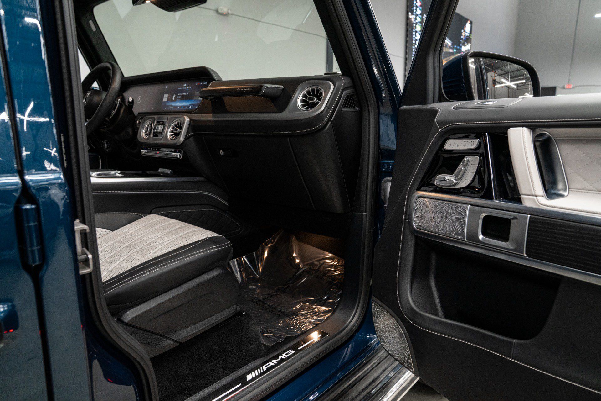 Used 2026 Mercedes-Benz G 63 AMG 4MATIC image 33