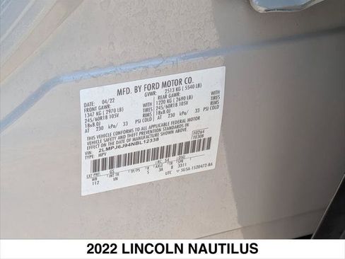 Certified 2022 Lincoln Nautilus FWD w/ Premium Package image 26