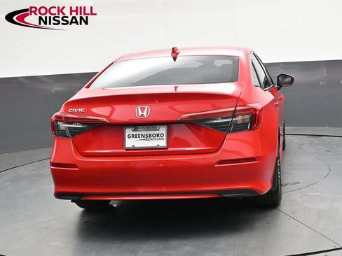 Used 2022 Honda Civic EX image 3