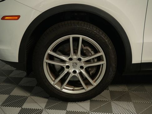 Used 2023 Porsche Cayenne AWD/4WD image 10