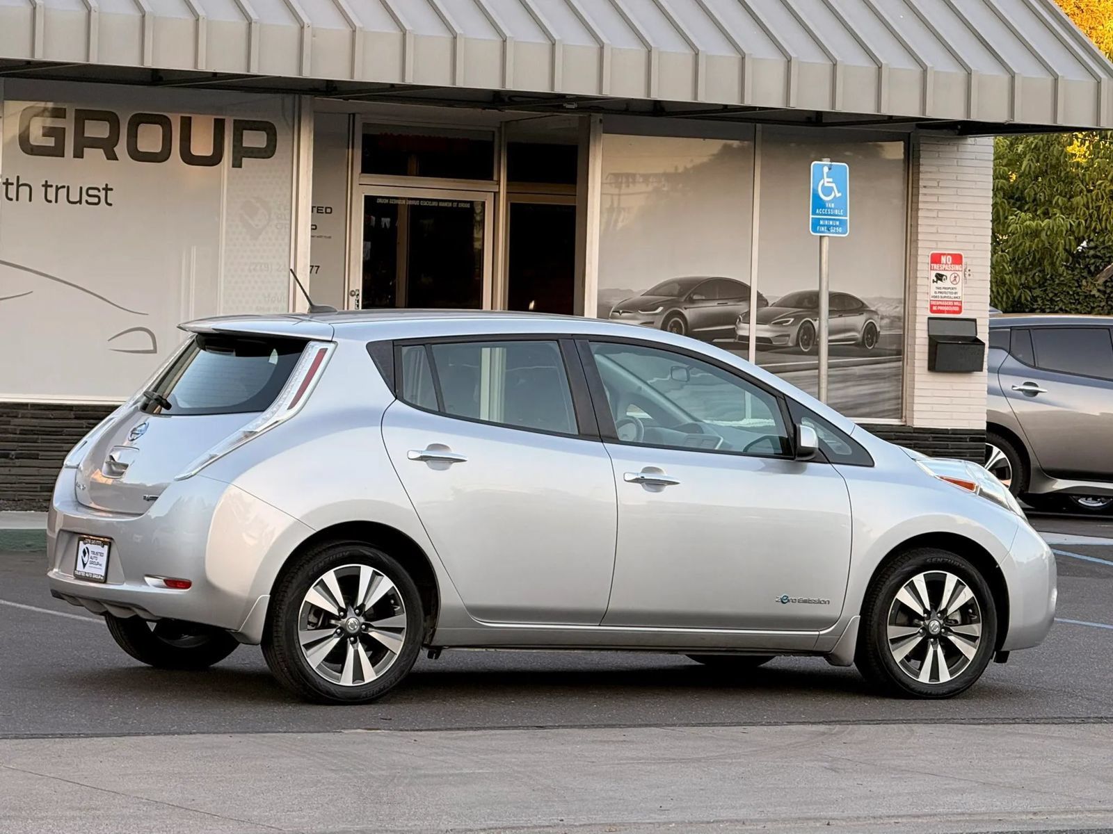 Used 2015 Nissan Leaf S w/ Charge Package FWD image 8