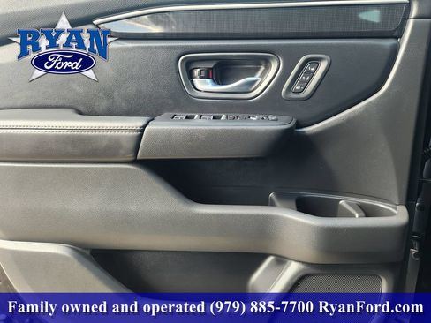 Used 2025 Honda Pilot Elite image 17