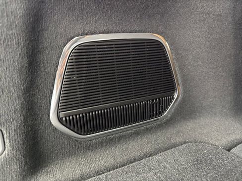 Used 2025 Jeep Grand Cherokee L Summit w/ Advanced Protech Group IV AWD/4WD image 9