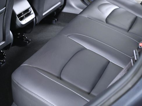 Used 2023 Tesla Model 3 Performance image 25