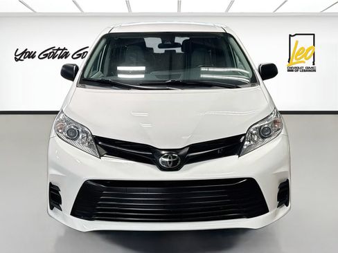 Used 2020 Toyota Sienna L FWD image 2