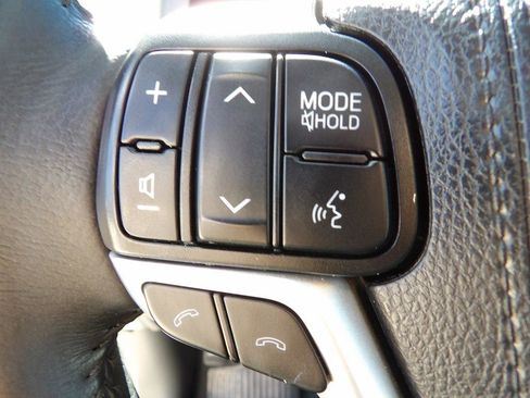 Used 2020 Toyota Sienna XLE FWD image 16