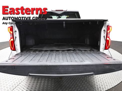 Used 2019 Chevrolet Silverado 1500 Custom w/ Custom Value Package RWD image 9