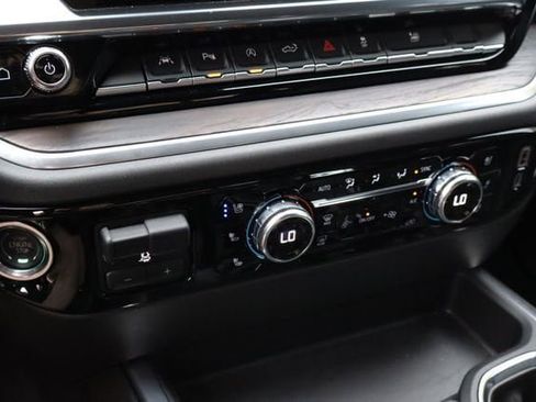 Certified 2025 GMC Sierra 1500 SLT AWD/4WD image 25