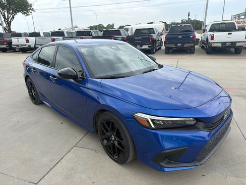 Used 2022 Honda Civic Sport image 4