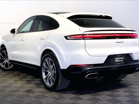 Used 2024 Porsche Cayenne Coupe image 3