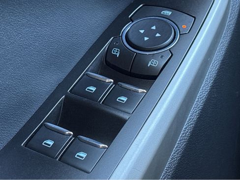 Used 2022 Ford Explorer XLT w/ Equipment Group 202A image 14