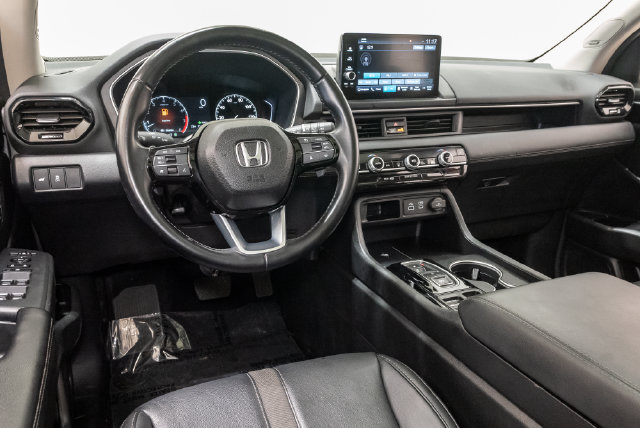 Used 2025 Honda Pilot Touring image 7