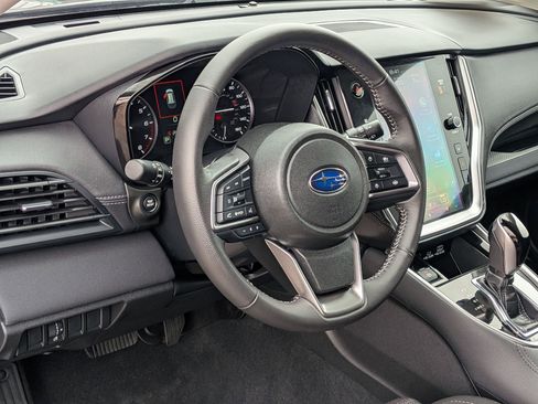 Used 2025 Subaru Outback Premium AWD/4WD image 14