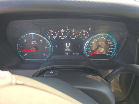 Used 2017 Chevrolet Tahoe LT w/ Luxury Package image 3