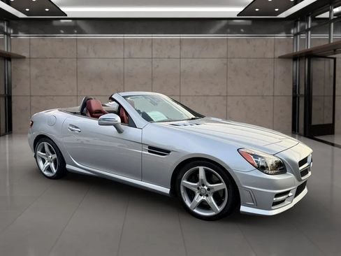 Used 2016 Mercedes-Benz SLK 300 image 27