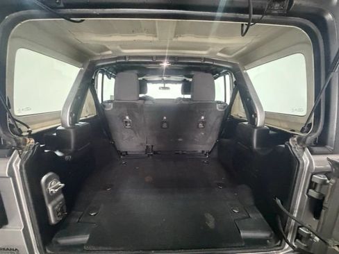 Used 2018 Jeep Wrangler Unlimited Sport AWD/4WD image 10