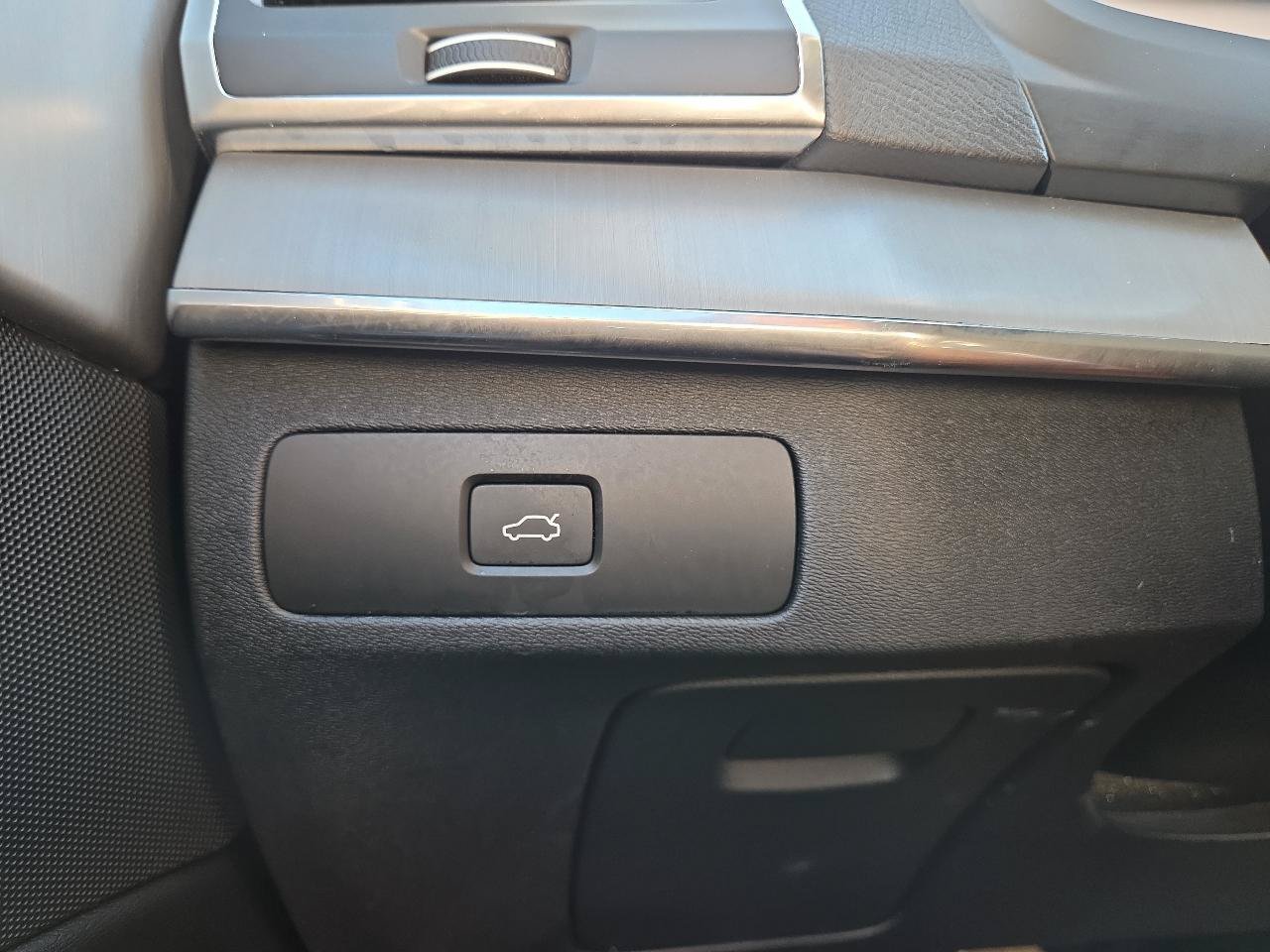 Used 2023 Volvo XC90 B5 Core AWD/4WD image 10