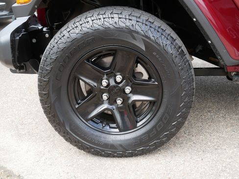 Used 2021 Jeep Gladiator Sport AWD/4WD image 15