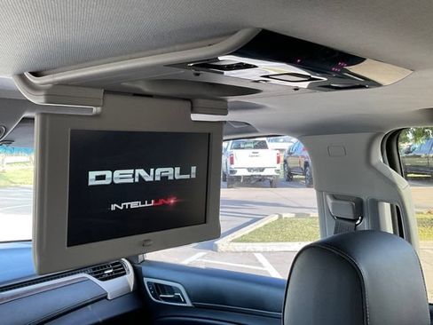Used 2018 GMC Yukon Denali w/ Denali Ultimate Package AWD/4WD image 31