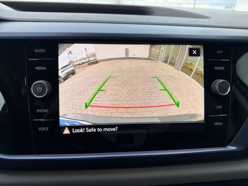 Certified 2023 Volkswagen Taos SE w/ Panoramic Sunroof Package image 22