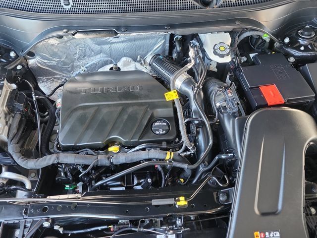 Used 2024 Chevrolet Trax RS FWD image 30