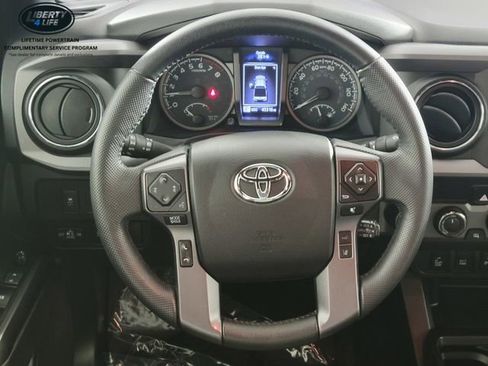 Used 2022 Toyota Tacoma TRD Sport w/ Technology Package image 26