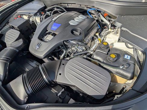 Used 2022 Maserati Levante Modena image 24