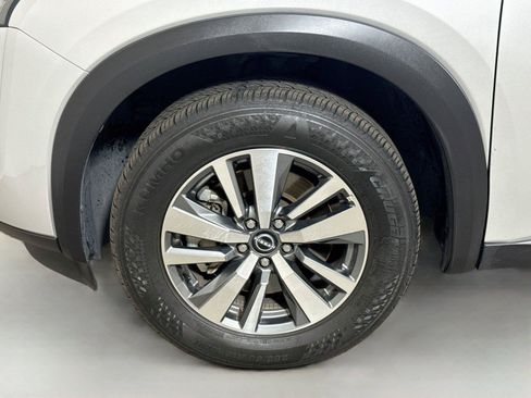 Used 2025 Nissan Pathfinder SL FWD image 31