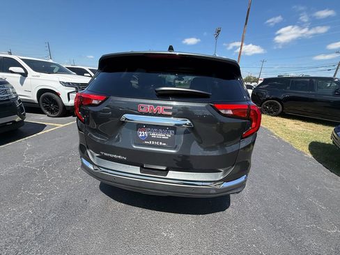 Used 2018 GMC Terrain SLT w/ Infotainment Package II FWD image 4
